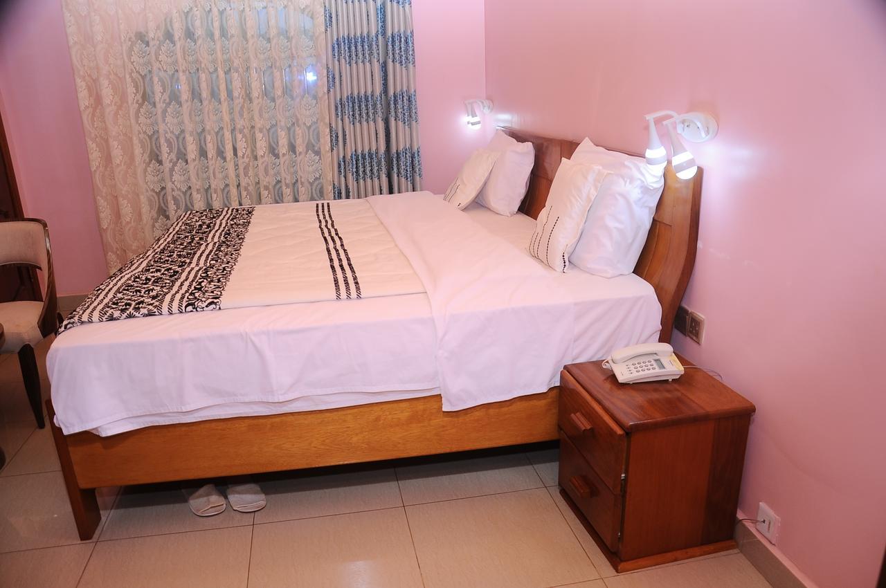 Modern Villa Hotel Kigali Extérieur photo